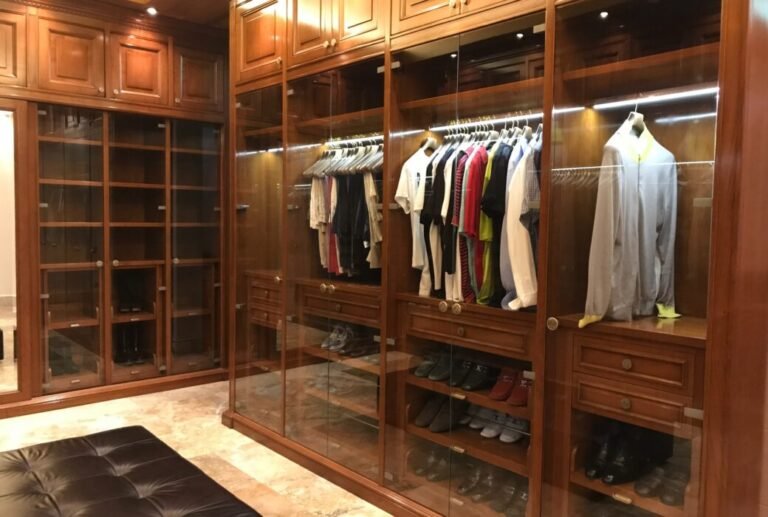 Top Walk-in Closet Ideas & Designs in Fredericksburg, VA