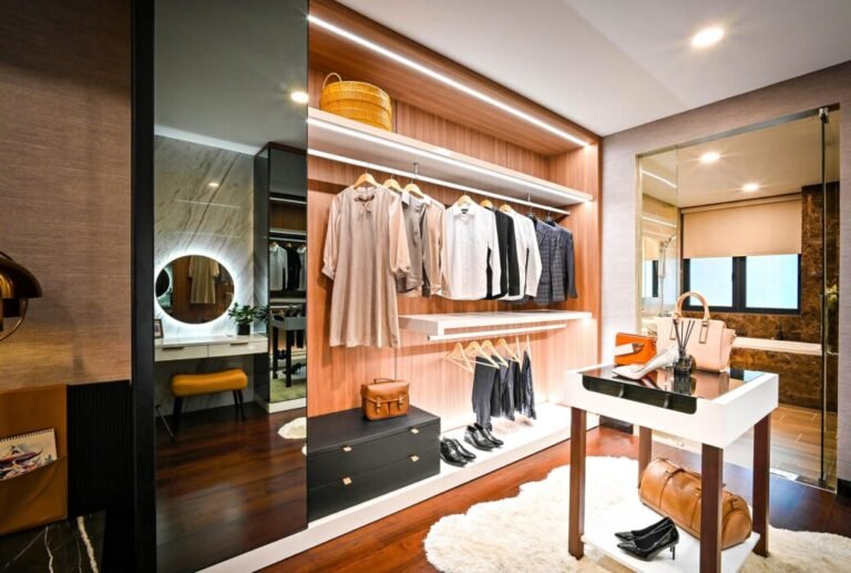 11 Top Walk-in Closet Design Ideas For Your Master Bedroom